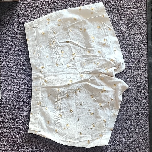 Old Navy gold palm tree shorts - Picture 3 of 5